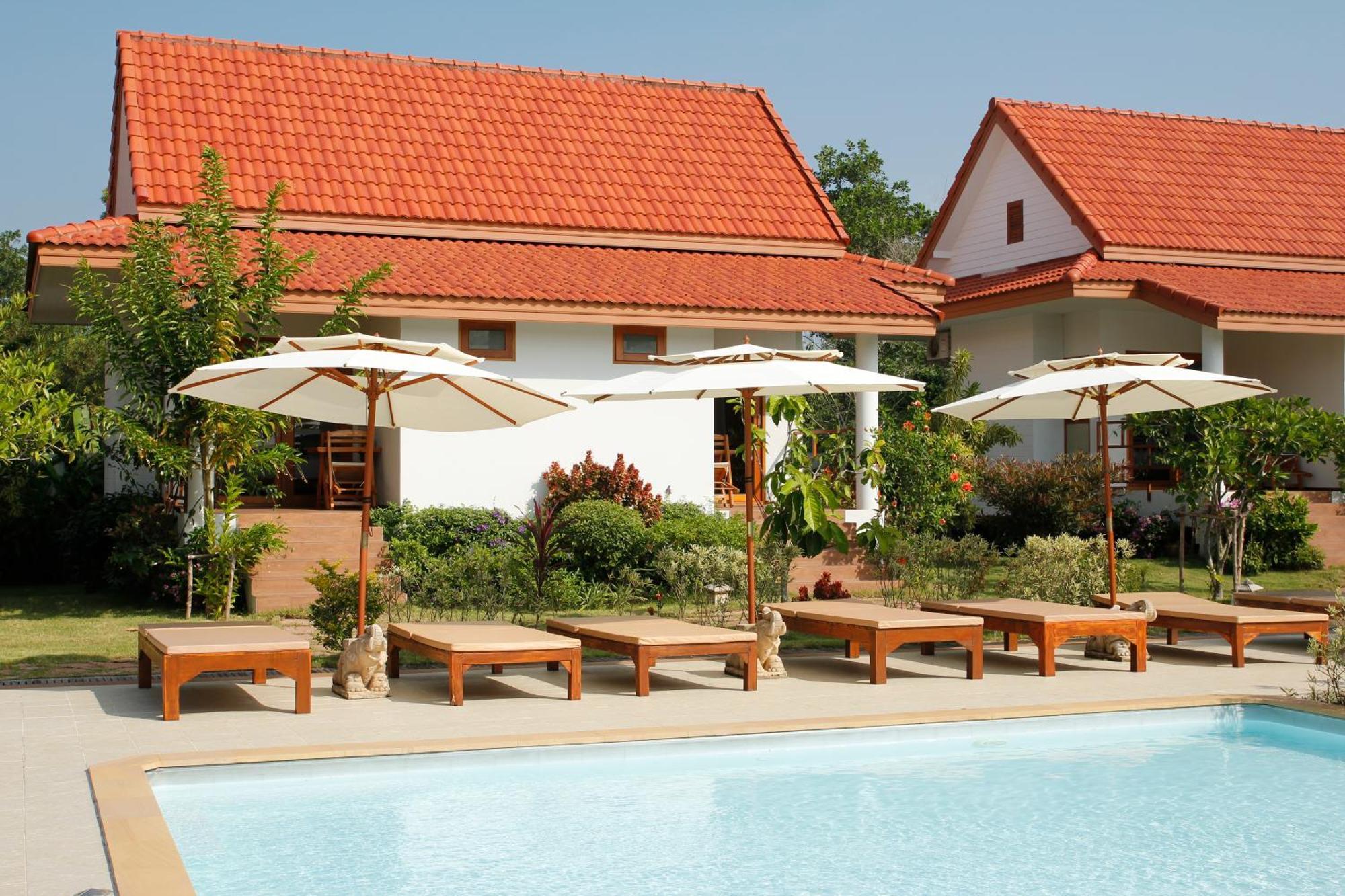 Armonia Village Resort And Spa Chumphon Exterior foto