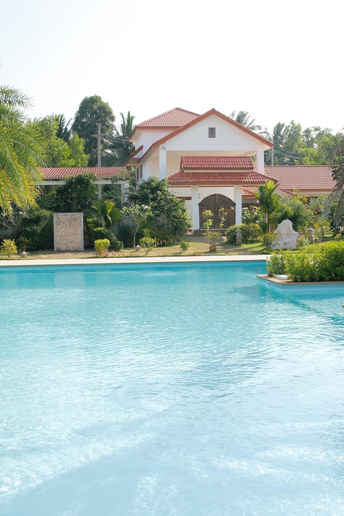 Armonia Village Resort And Spa Chumphon Exterior foto