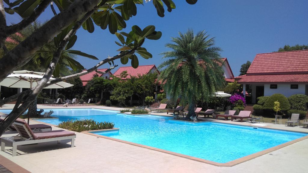 Armonia Village Resort And Spa Chumphon Exterior foto