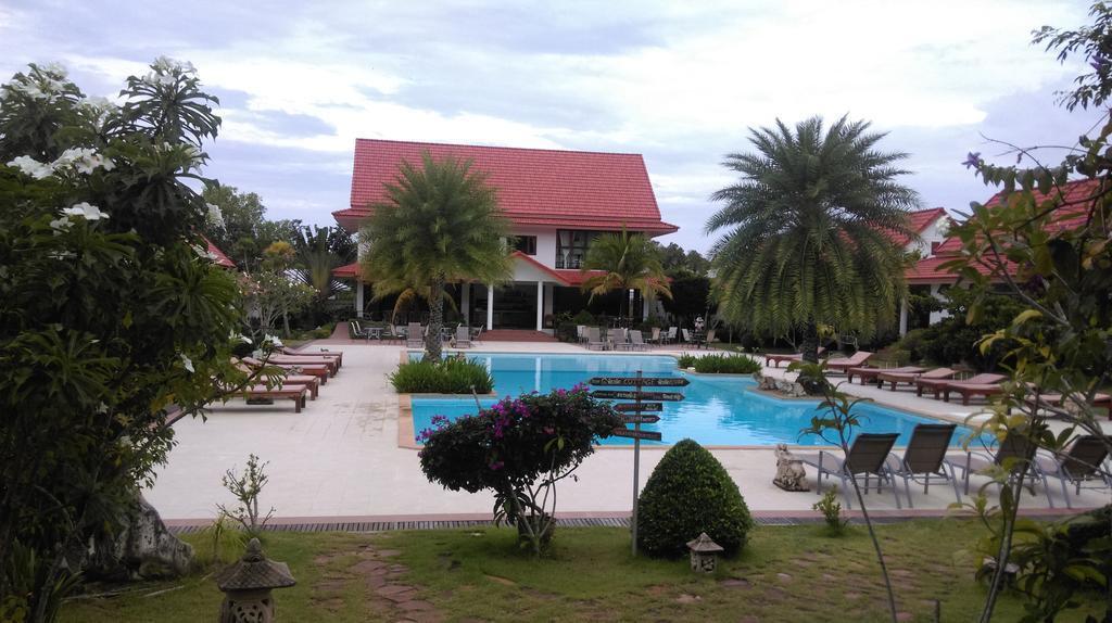 Armonia Village Resort And Spa Chumphon Exterior foto