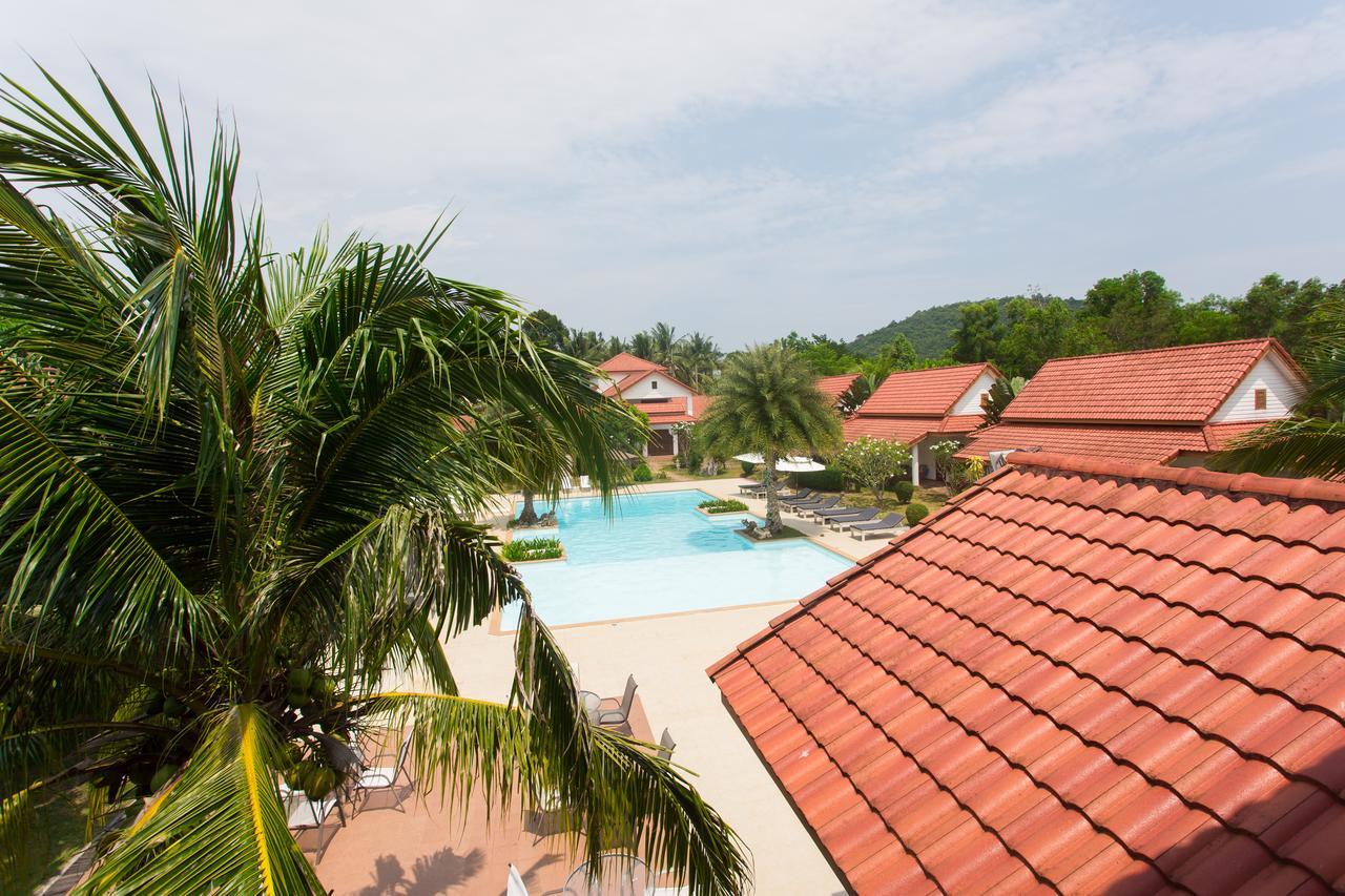 Armonia Village Resort And Spa Chumphon Exterior foto