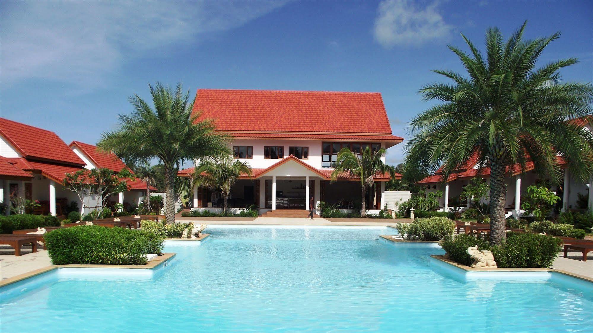 Armonia Village Resort And Spa Chumphon Exterior foto