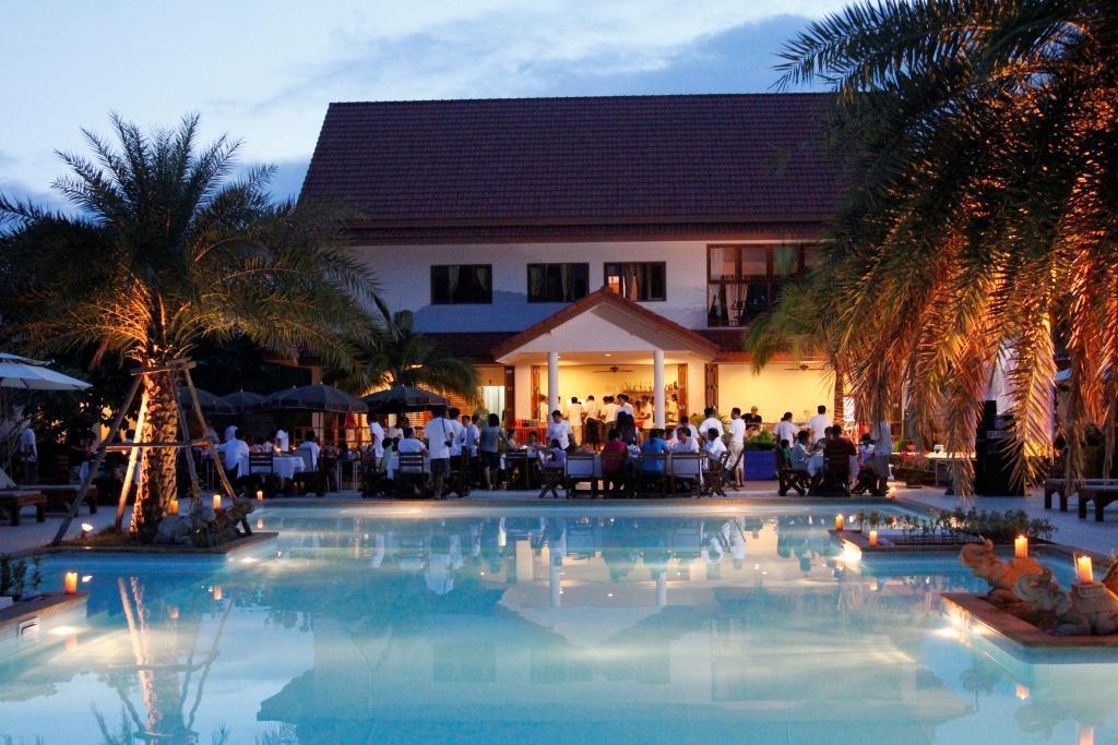 Armonia Village Resort And Spa Chumphon Exterior foto
