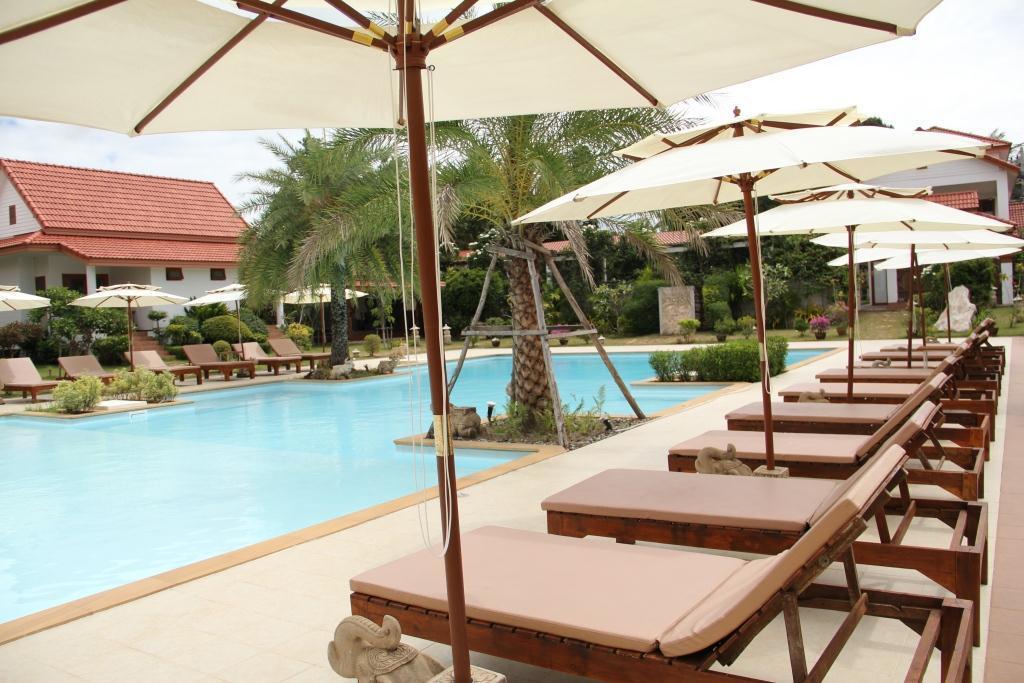 Armonia Village Resort And Spa Chumphon Exterior foto