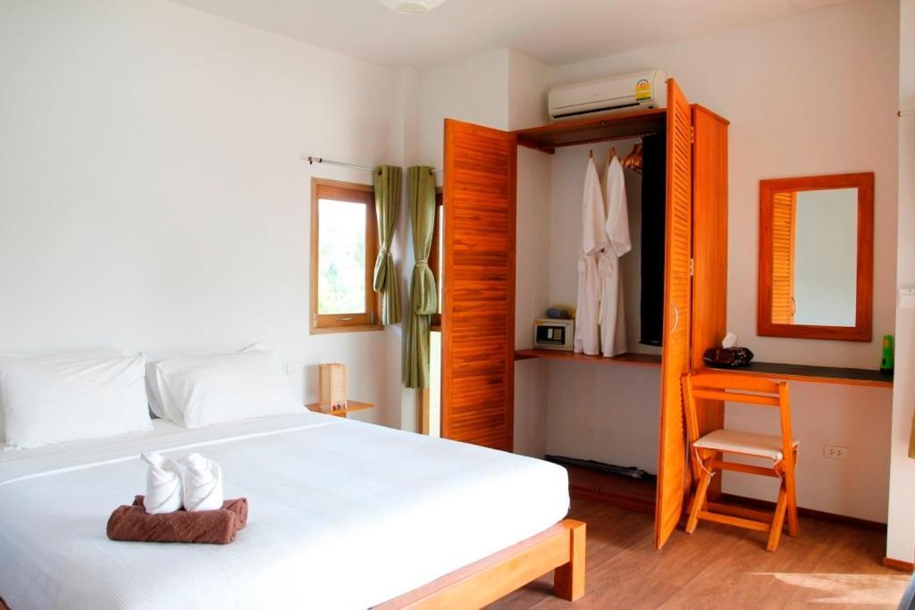 Armonia Village Resort And Spa Chumphon Exterior foto